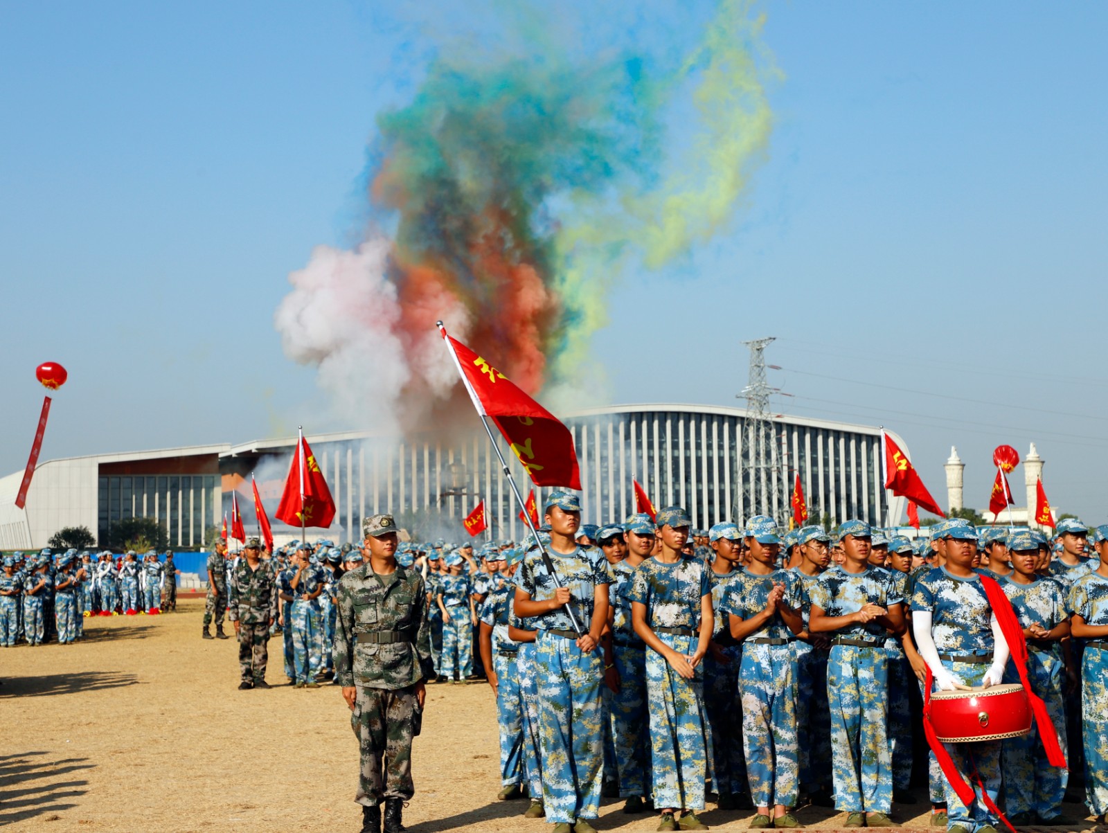 2021級新生軍訓(xùn)閉營式暨開學(xué)典禮